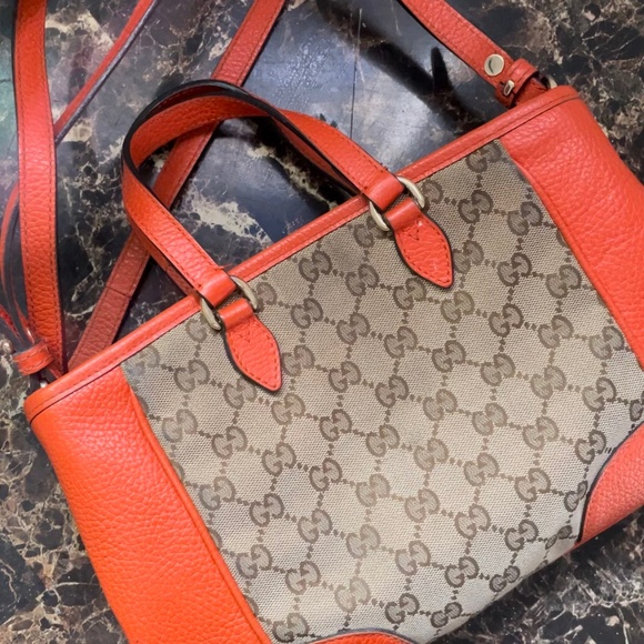 Authentic Gucci Crossbody Bag - Picture 1 of 5